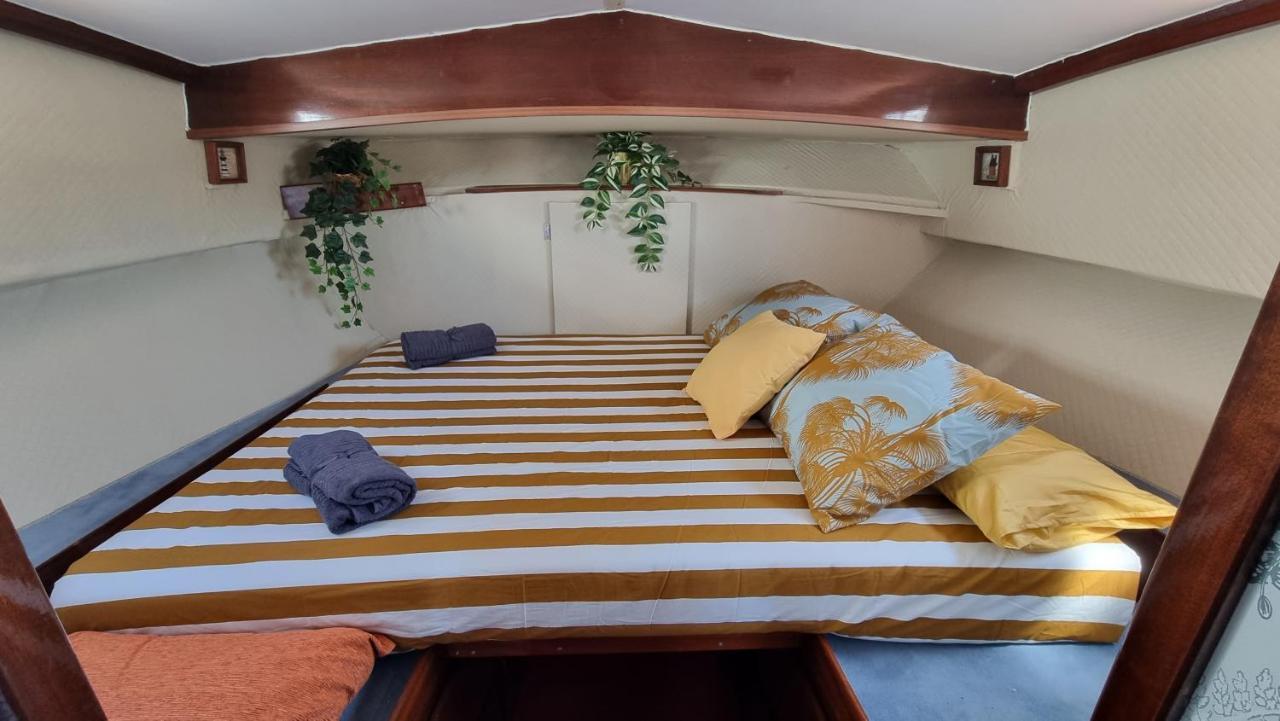 Charming Boat House In Barcelona With Big Terrace And Solarium Hotel Sant Adria de Besos Buitenkant foto