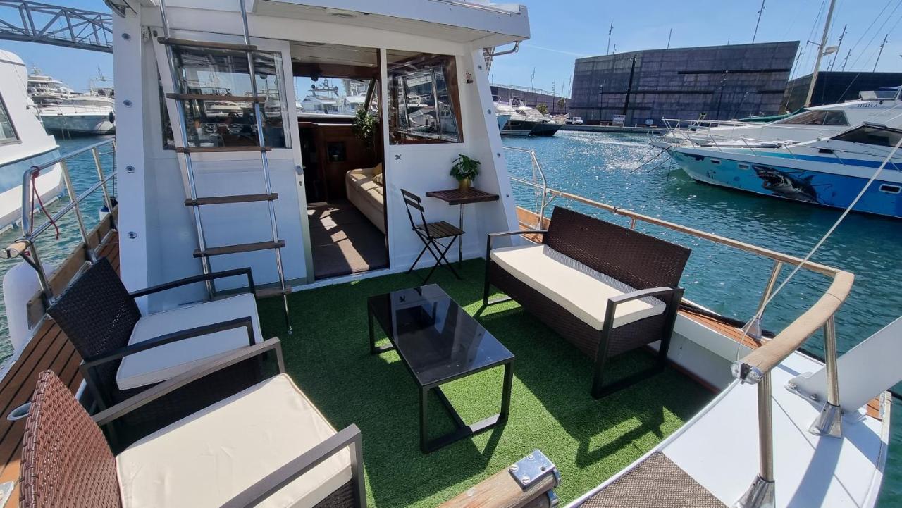 Charming Boat House In Barcelona With Big Terrace And Solarium Hotel Sant Adria de Besos Buitenkant foto