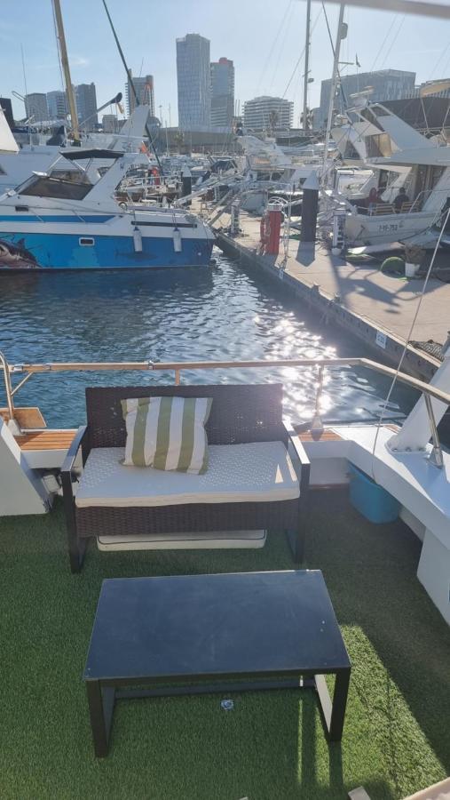 Charming Boat House In Barcelona With Big Terrace And Solarium Hotel Sant Adria de Besos Buitenkant foto
