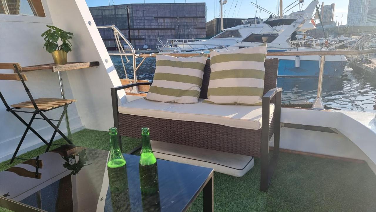 Charming Boat House In Barcelona With Big Terrace And Solarium Hotel Sant Adria de Besos Buitenkant foto